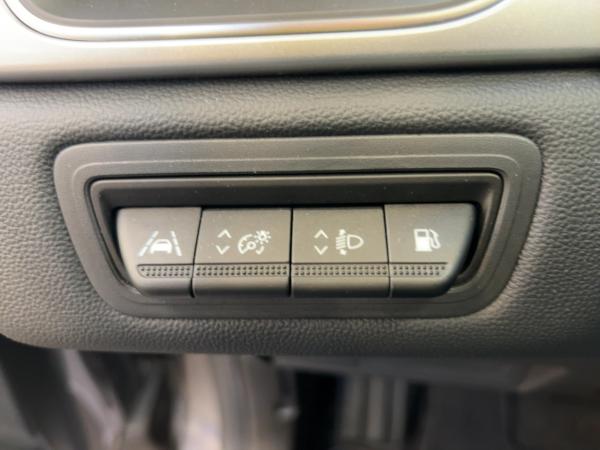 Renault Captur TECHNO E-TECH Plug-in 160 CARPLAY PDC