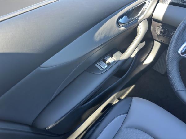 MG MG4 EV Premium 64 kWh *neues Modell*🌻