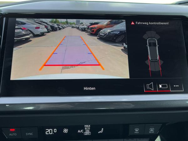 Audi Q4 e-tron Q4 45 e-tron S line Navi LED Kamera