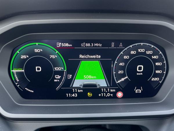 Audi Q4 e-tron Q4 45 e-tron S line Navi LED Kamera