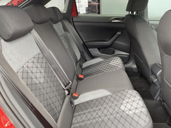 Volkswagen Taigo 1.5 TSI DSG R-Line LED RFK AHK BLACK ACC CarPlay