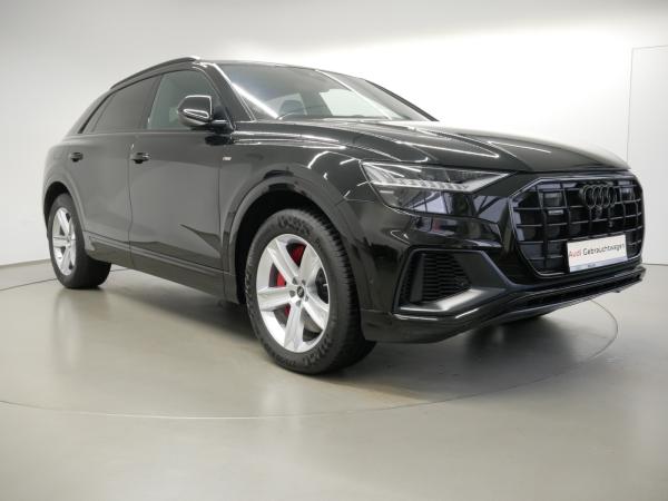 Audi Q8 55 TFSI e quattro S line MATRIX HEAD-UP