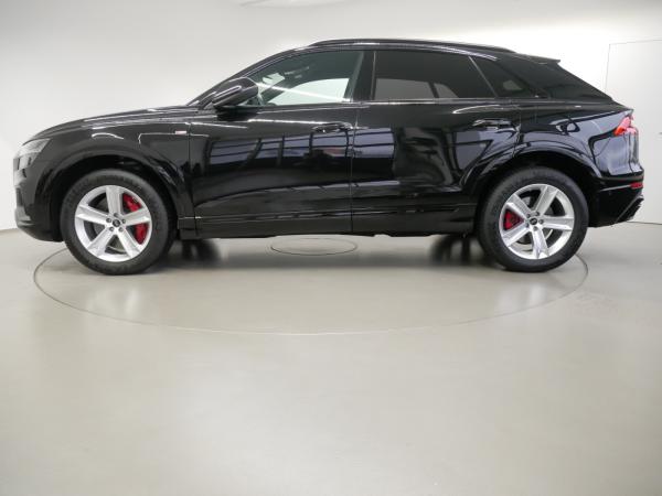 Audi Q8 55 TFSI e quattro S line MATRIX HEAD-UP