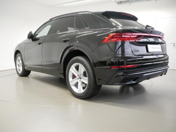 Audi Q8 55 TFSI e quattro S line MATRIX HEAD-UP