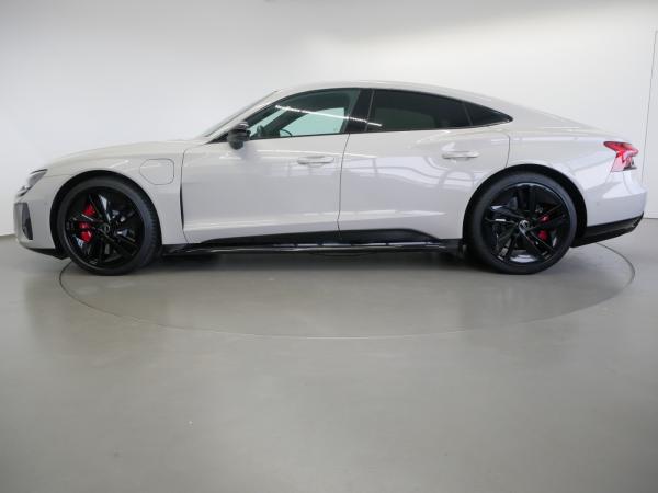 Audi RS e-tron GT MATRIX PANO HEAD-UP B&O 360° 4xSHZ