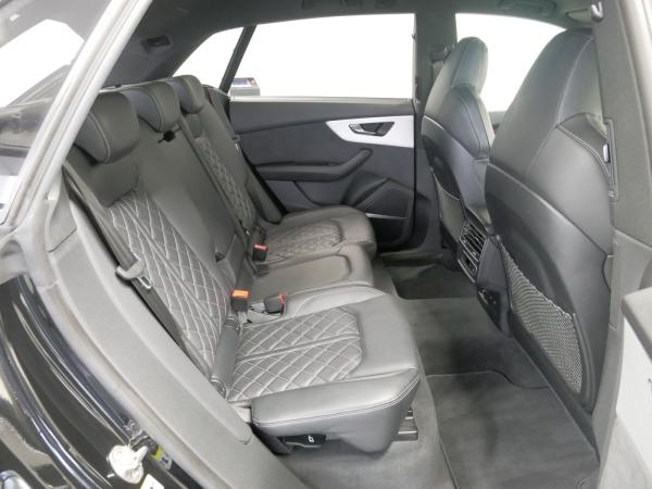 Audi Q8 55 TFSI e quattro S line MATRIX HEAD-UP