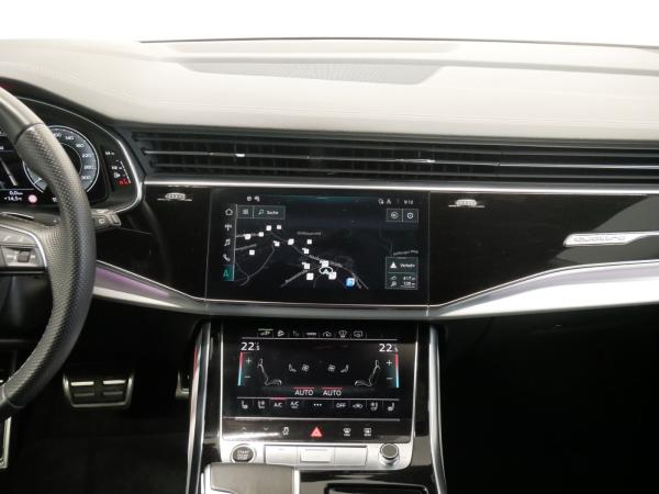 Audi Q8 55 TFSI e quattro S line MATRIX HEAD-UP