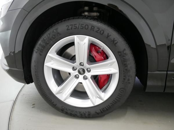 Audi Q8 55 TFSI e quattro S line MATRIX HEAD-UP