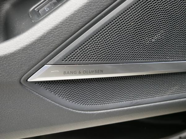 Audi A8 60 TFSI quattro S line PANO HEAD-UP virt. Cock.+