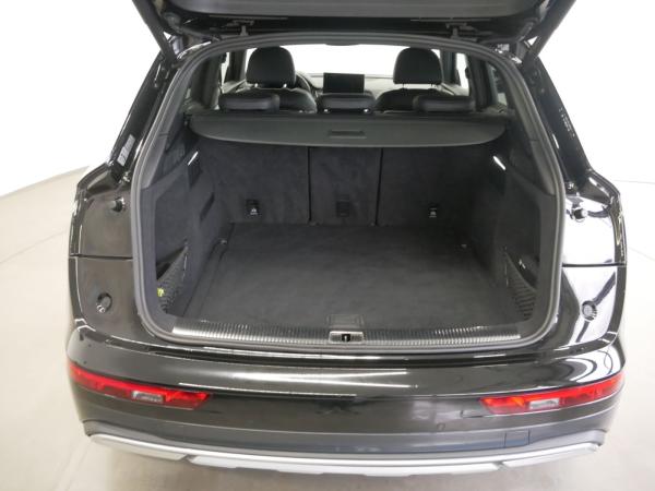 Audi Q5 40 TDI quattro S tro. advanced LED AHK PANO