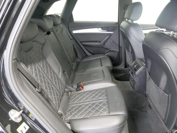 Audi Q5 40 TDI quattro S tro. advanced LED AHK PANO