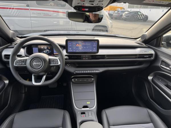 Jeep Avenger 1.2 MHEV  Upland ***Allrad***