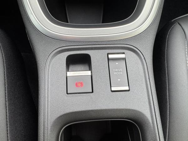 Jeep Avenger 1.2 MHEV  Upland ***Allrad***