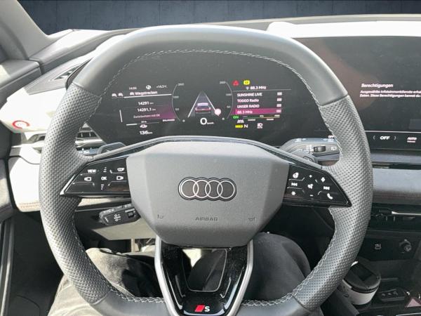 Audi Q6 e-tron Q6 SUV e-tron quattro Matrix ACC Pano HUD Luft