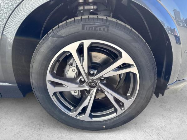 Audi e-tron Q6 S line businessperf. *MATRIX*