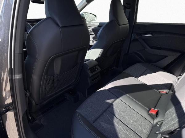 Audi e-tron Q6 S line businessperf. *MATRIX*