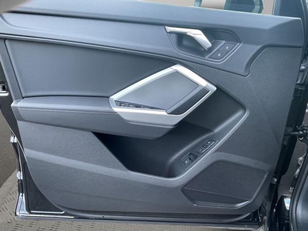 Audi Q3 Sportback 35 TFSI S line LED AHK Kamera