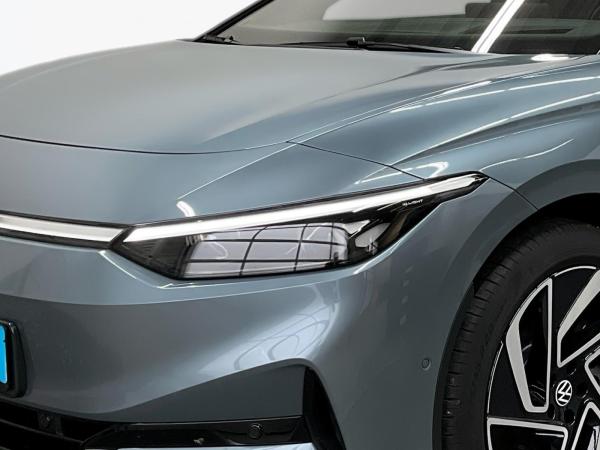 Volkswagen ID.7 PRO NP.72T ACC.5J-G.AHK.AREA-VIEW.NAVI.HUD.