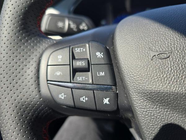 Ford Kuga ST-Line Bluetooth Head Up Display Navi LED