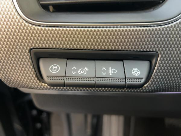 Renault Arkana TECHNO MILD HYBRID 140 EDC CARPLAY BT