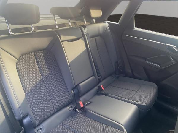 Audi Q3 S line* Ganzjahresreifen*Sitzheizung*AHK*