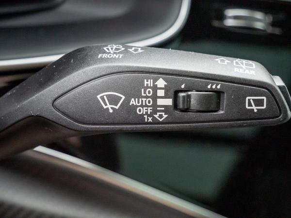 Audi RS Q8 SUV performance