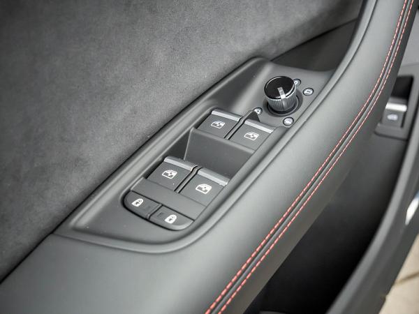 Audi RS Q8 SUV performance