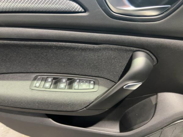 Renault Megane Grandtour TCe 140 GPF Limited Kamera Navi