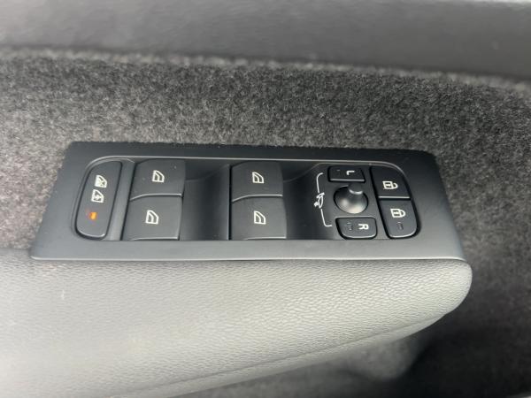 Volvo XC40 40 T2 2WD Core SOFORT VERFÜGBAR - OHNE EINMALIGE KOSTEN