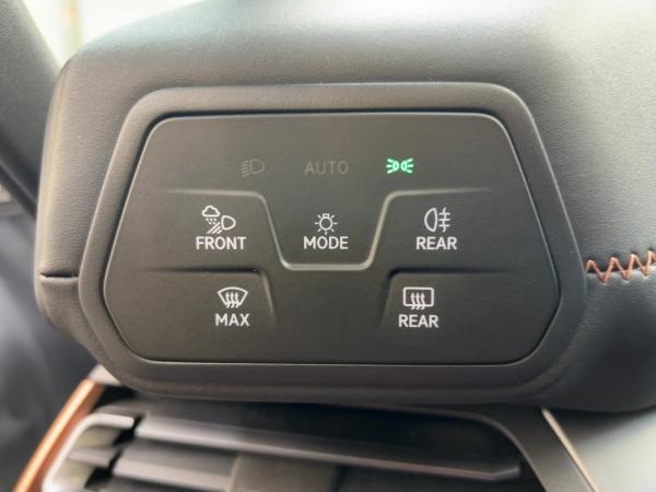 Cupra Born CCS NAVI PDC KLIMA