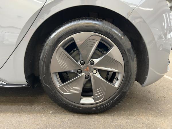 Cupra Born CCS NAVI PDC KLIMA