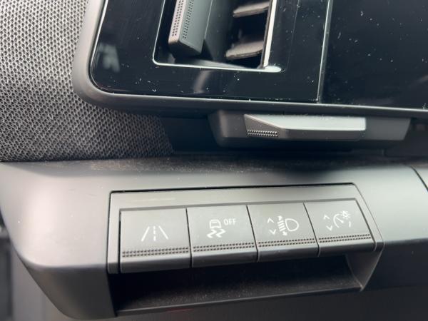 Renault Megane E-Tech Megane E-TECH E-Tech EQUILIBRE Renault Megane E-Tech Megane E-TECH E-Tech EQUILIBRE