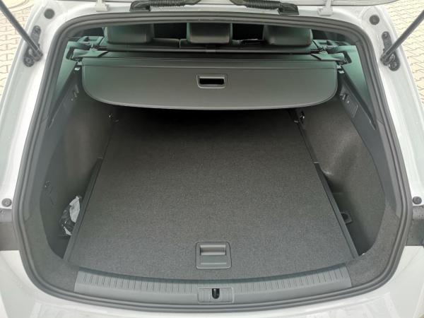 Seat Leon 1.5 eTSI 110 kW FR AHK AAC ACC Kamera PDC DAB