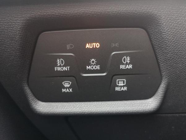 Seat Leon 1.5 eTSI 110 kW FR AHK AAC ACC Kamera PDC DAB