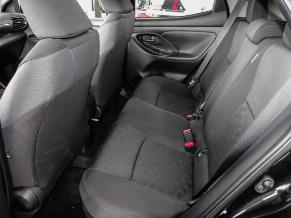 Toyota Yaris Hybrid Teamplayer +Comfort P. +div.Farben+0,99%