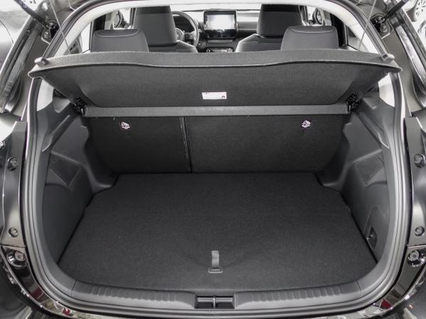 Toyota Yaris Hybrid Teamplayer +Comfort P. +div.Farben+0,99%