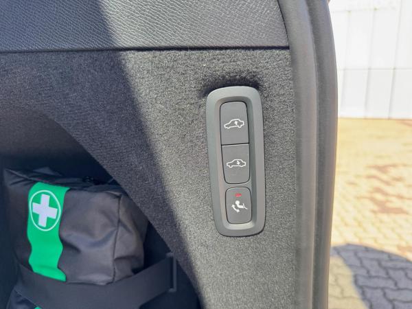 Volvo XC90 T8 AWD ULTRA-BLACK EDITION-Facelift-Mj26-Inkl. Anhängerkupplung!-Sofort lieferbar