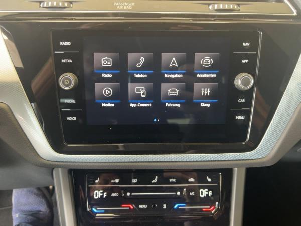 Volkswagen Touran R-Line 2,0 l TDI SCR DSG 7-SITZER Volkswagen Touran R-Line 2,0 l TDI SCR DSG 7-SITZER