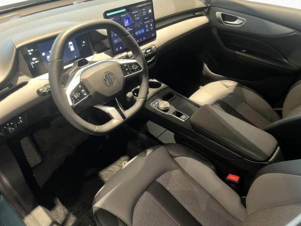 MG MG4 EV Premium 64 kWh