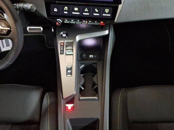 Peugeot 408 1.2 145 GT ACC+LED+Navi+SD+SHZ+2xKlima+360 Peugeot 408 1.2 145 GT ACC+LED+Navi+SD+SHZ+2xKlima+360