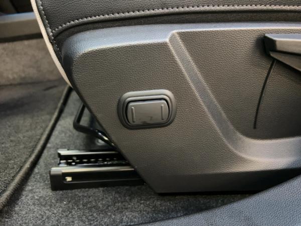 Renault Megane E-Tech Megane E-TECH EV40 130hp TECHNO Apple CarPlay Renault Megane E-Tech Megane E-TECH EV40 130hp TECHNO Apple CarPlay